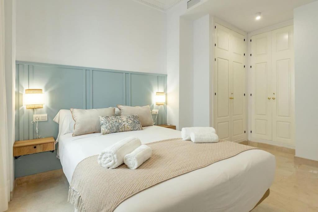 Imperial Central Suite By Valcambre Севилья Экстерьер фото